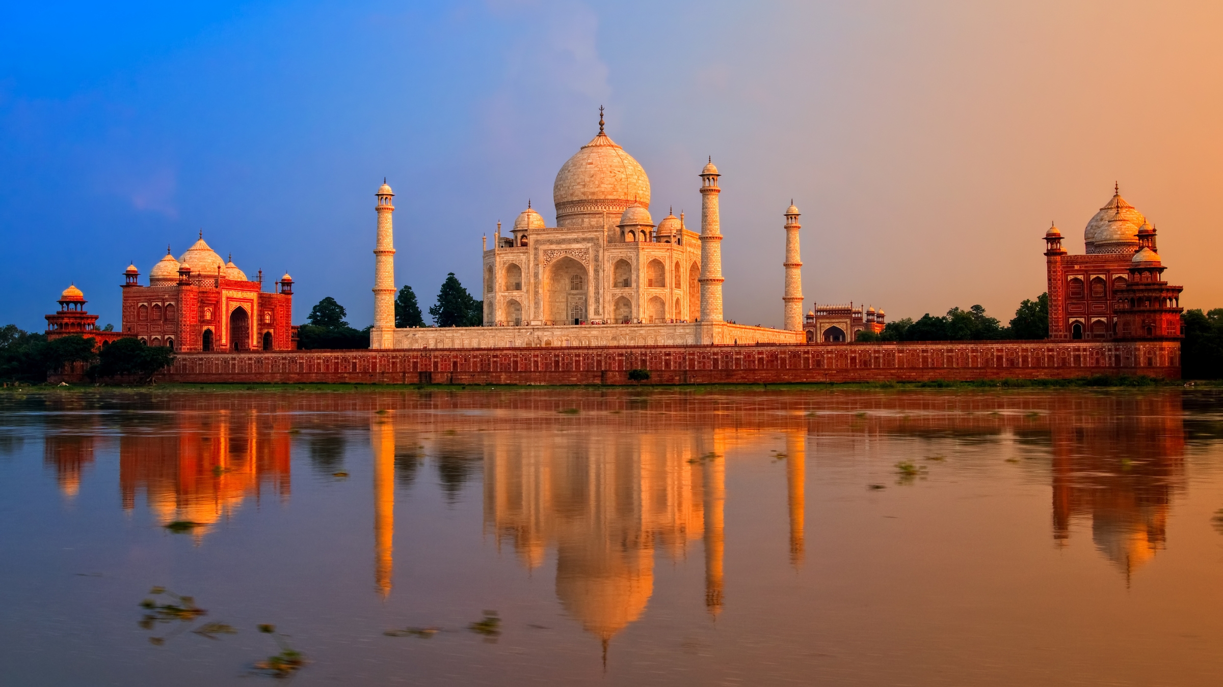 The Taj Mahal at dawn during an NTC luxury journey through India