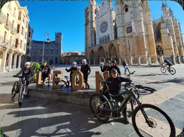 Cyclists on the Camino Frances route